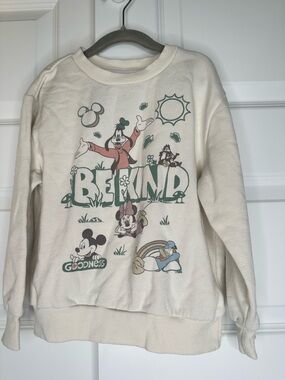 Disney Mickey & Friends Sweatshirt - EUC